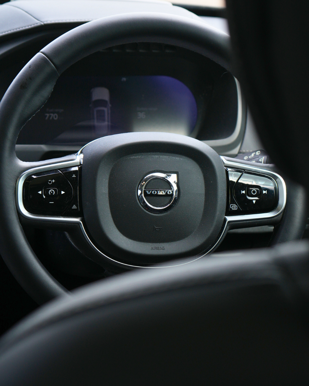 Volvo XC90 steering wheel and digital dash