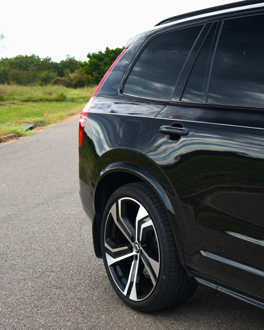 Volvo XC90 rear quarter and alloy wheel