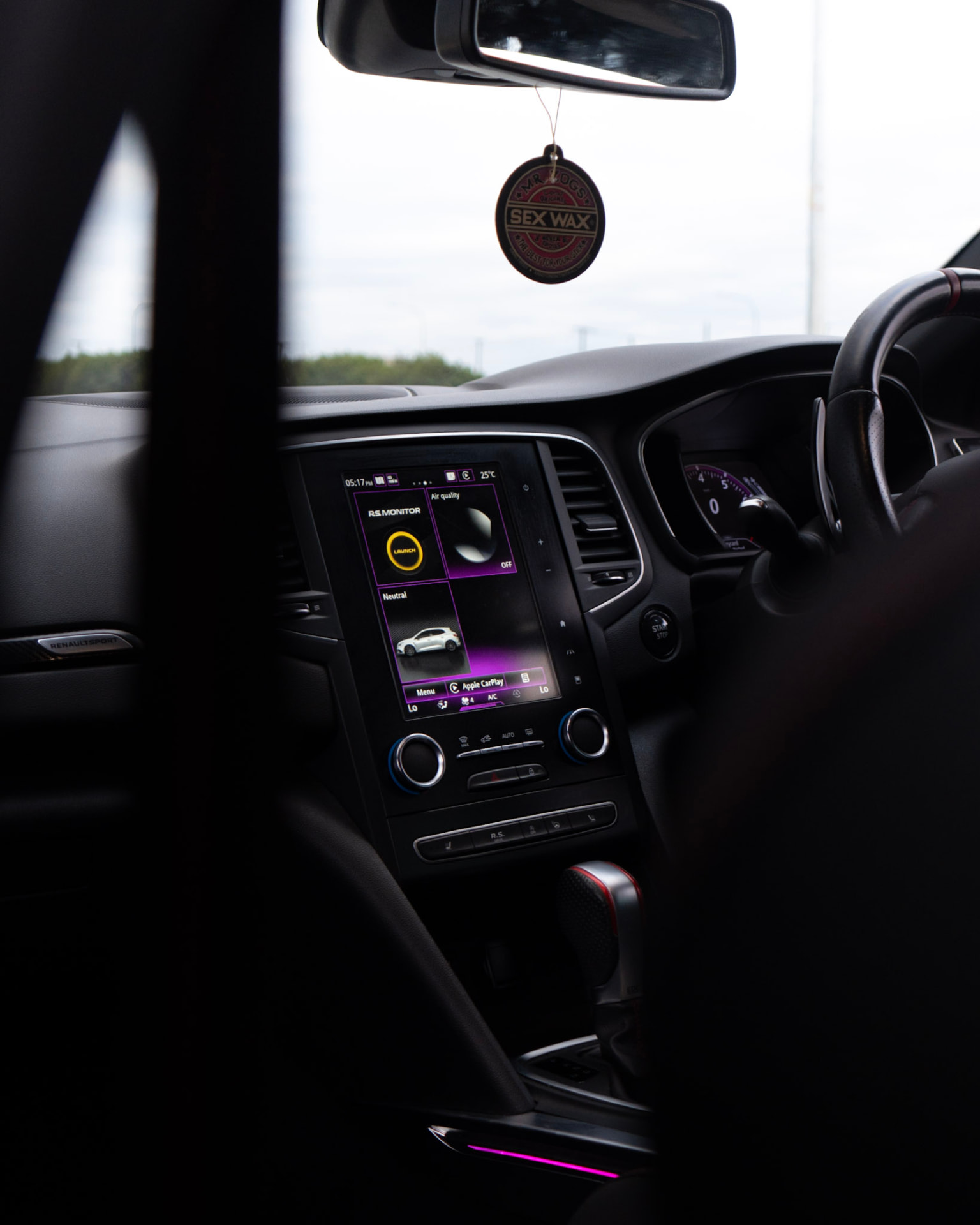 Megane RS interior with the R.S. Monitor launch screen